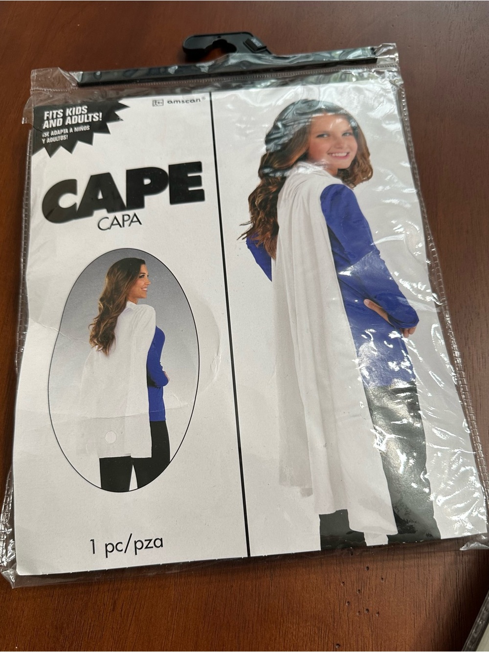 Lot of 2 Capes White & Black